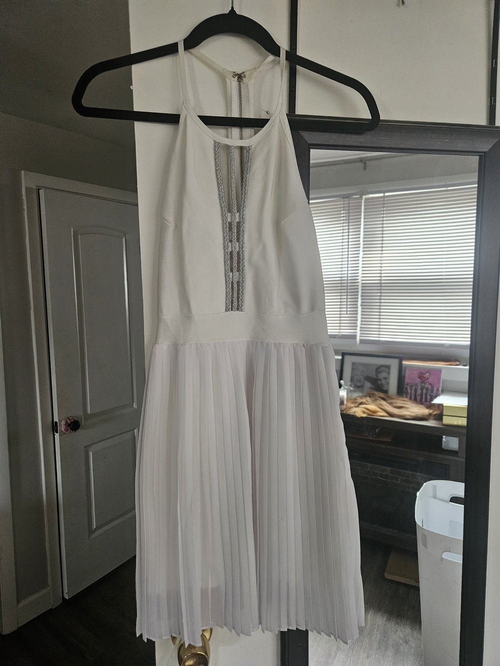 Artemis Bandage bebe White Pleated Halter Midi Dress